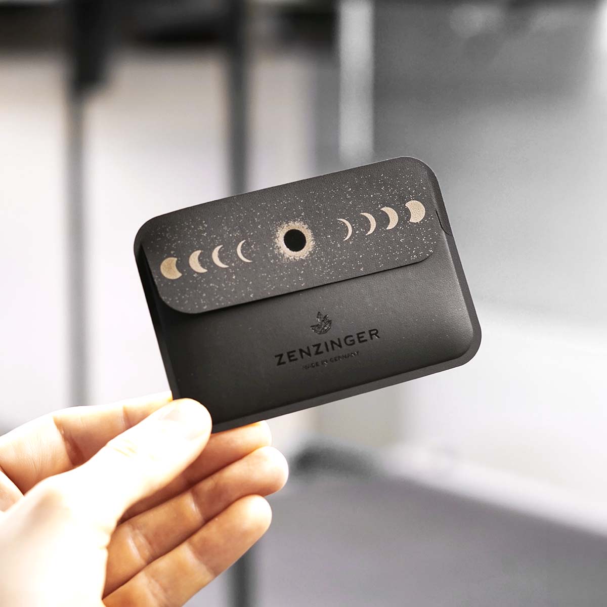Sonnenfinsternis - Wallet SMALL - limitiertes Design